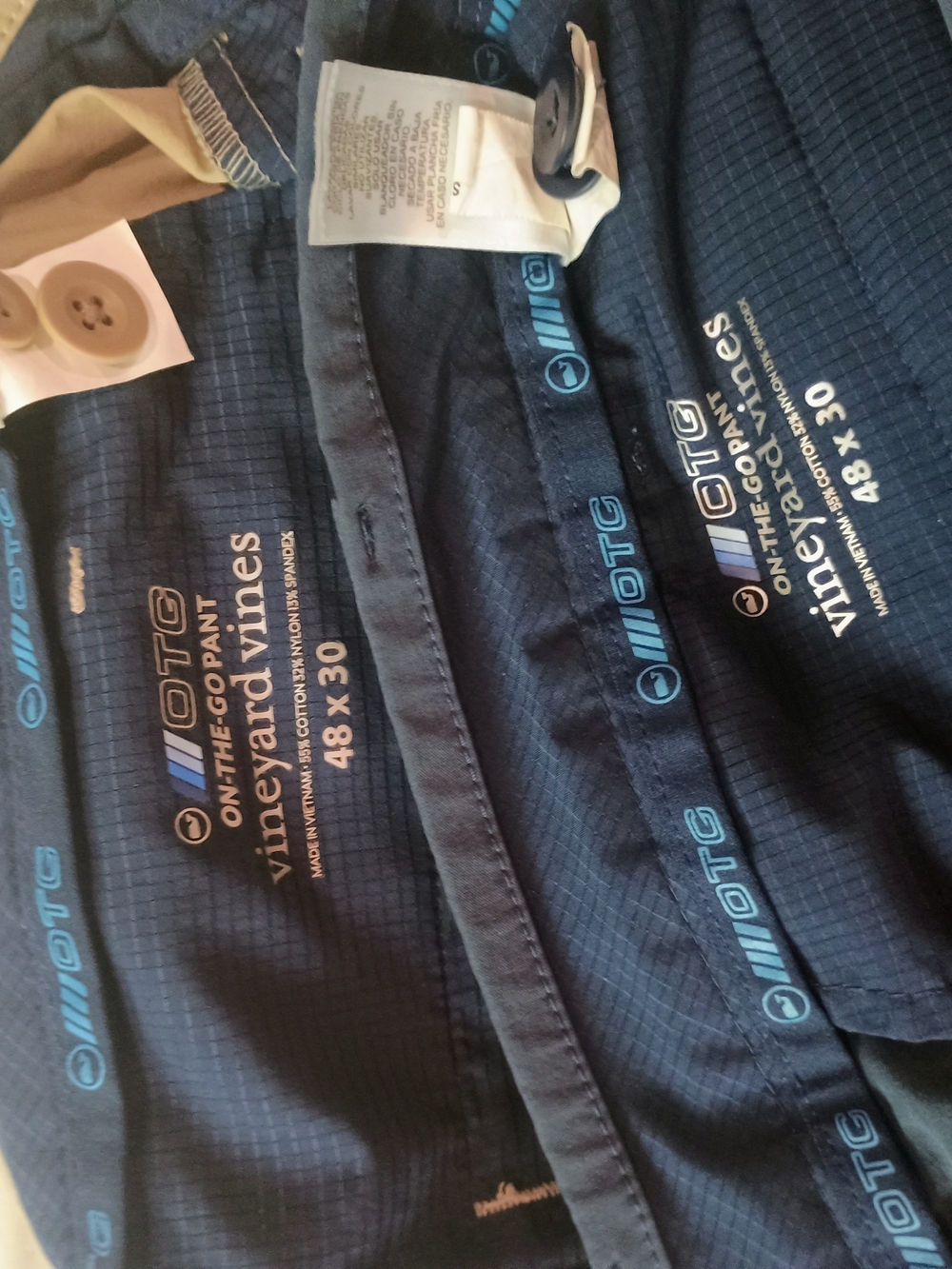 Vineyard Vines Men's Chinos in Navy and Khaki 2 Pair Stretchy Active Size 48x30 - Picture 9 of 9